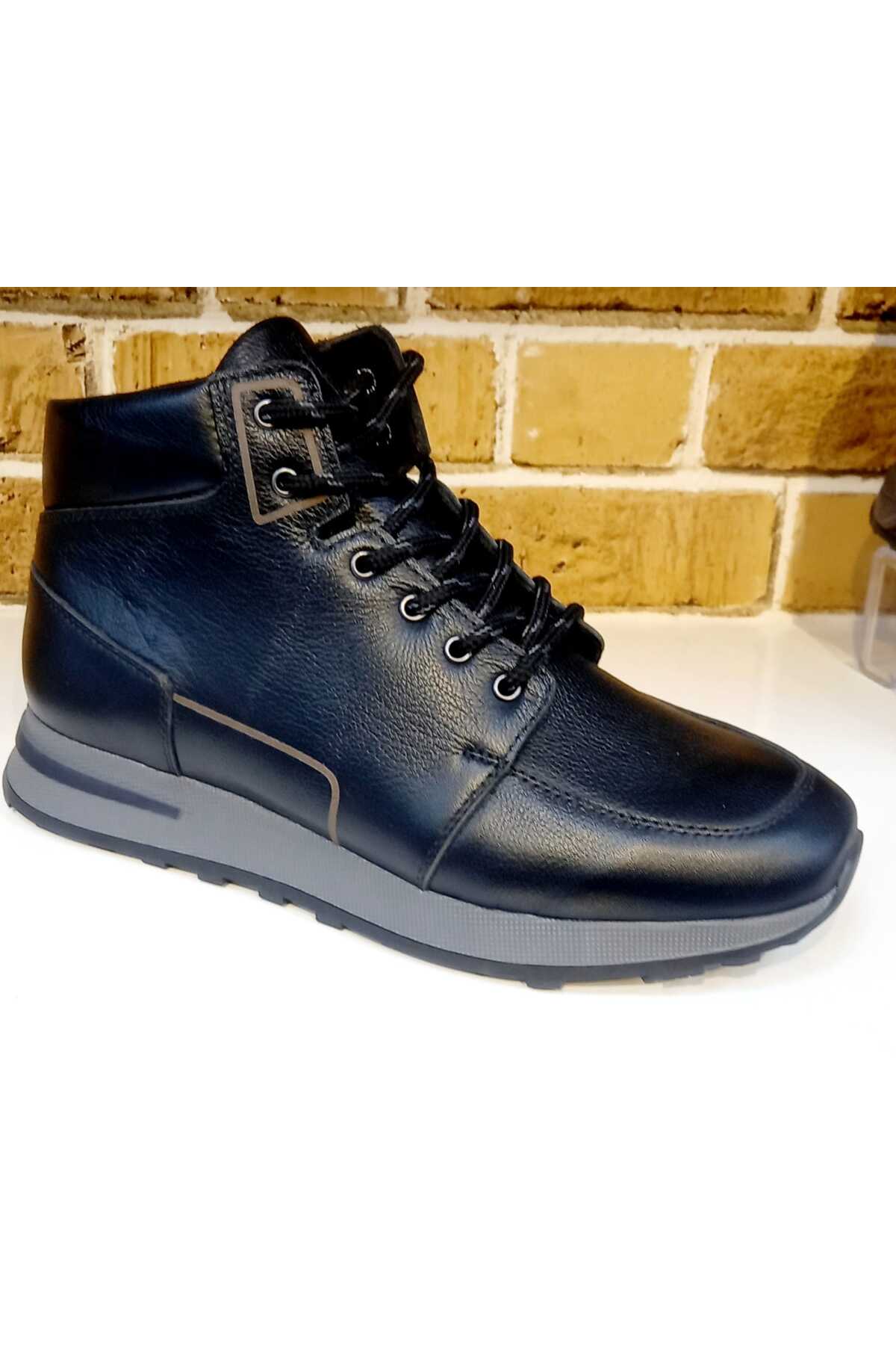 HAKİKİ DERİ BAĞCIKLI ORTOPEDİK TABAN SPOR TARZ BOTLAR / Beden : 44 / Cinsiyet : Erkek