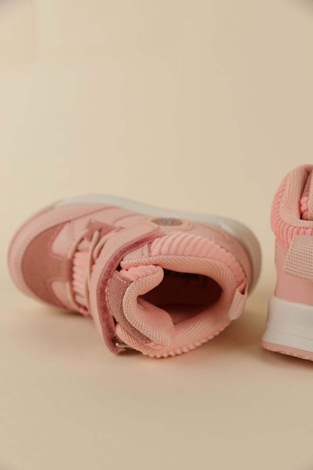 22-30 Numara Kız Çocuk Pembe Renk Hippi Bot / Beden : 30 / Cinsiyet : Kadın / Kız