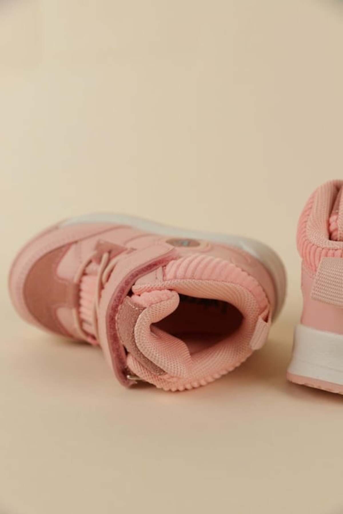 Hippi 946.P24K.413 Termo Kaymaz Taban Cırtlı Çocuk Bot PUDRA / Beden : 29 / Cinsiyet : Unisex