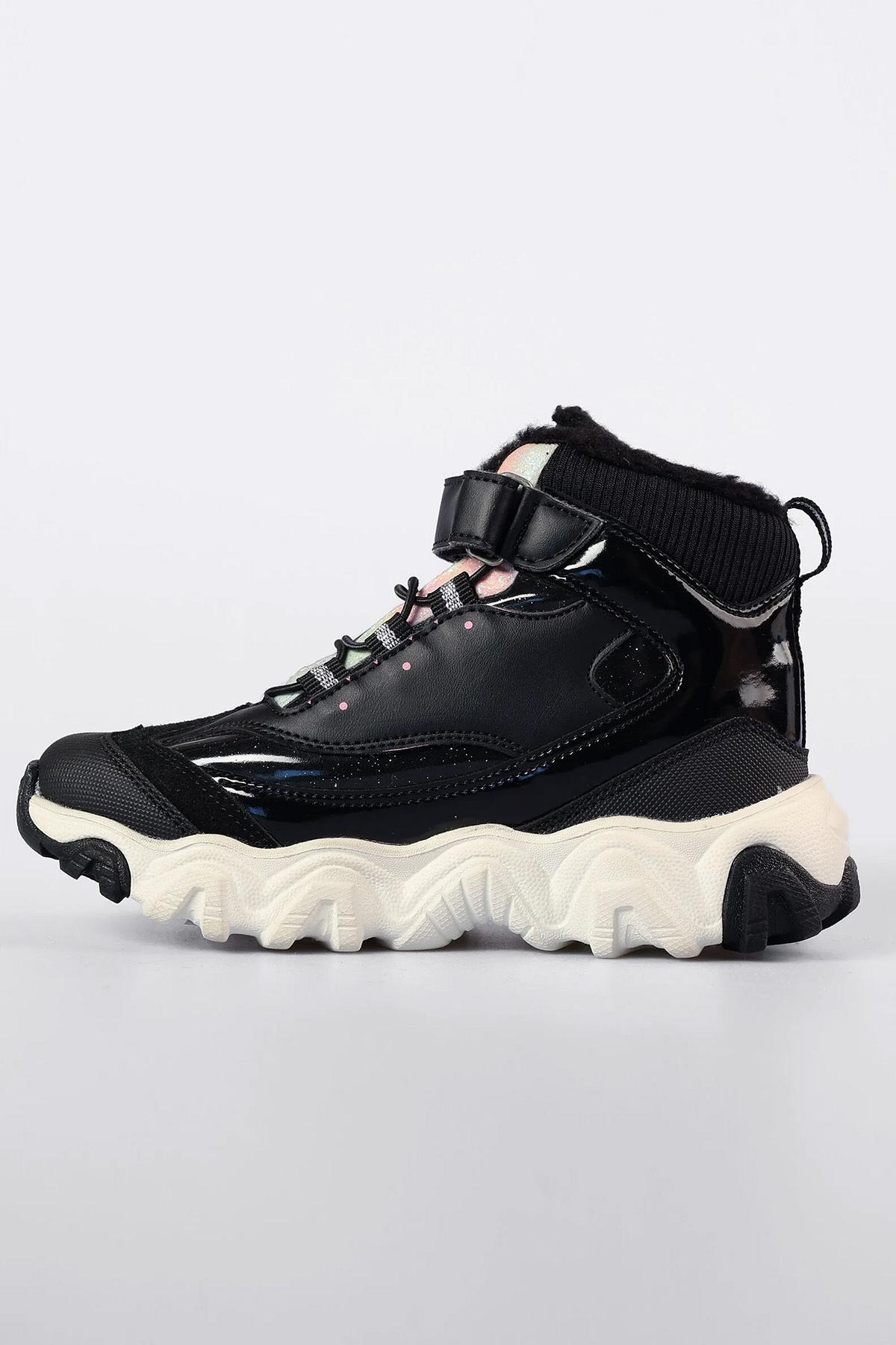 Radus Cırtlı Kız Çocuk Günlük Bot 946.24K.423 / Beden : 34 / Cinsiyet : Kadın / Kız