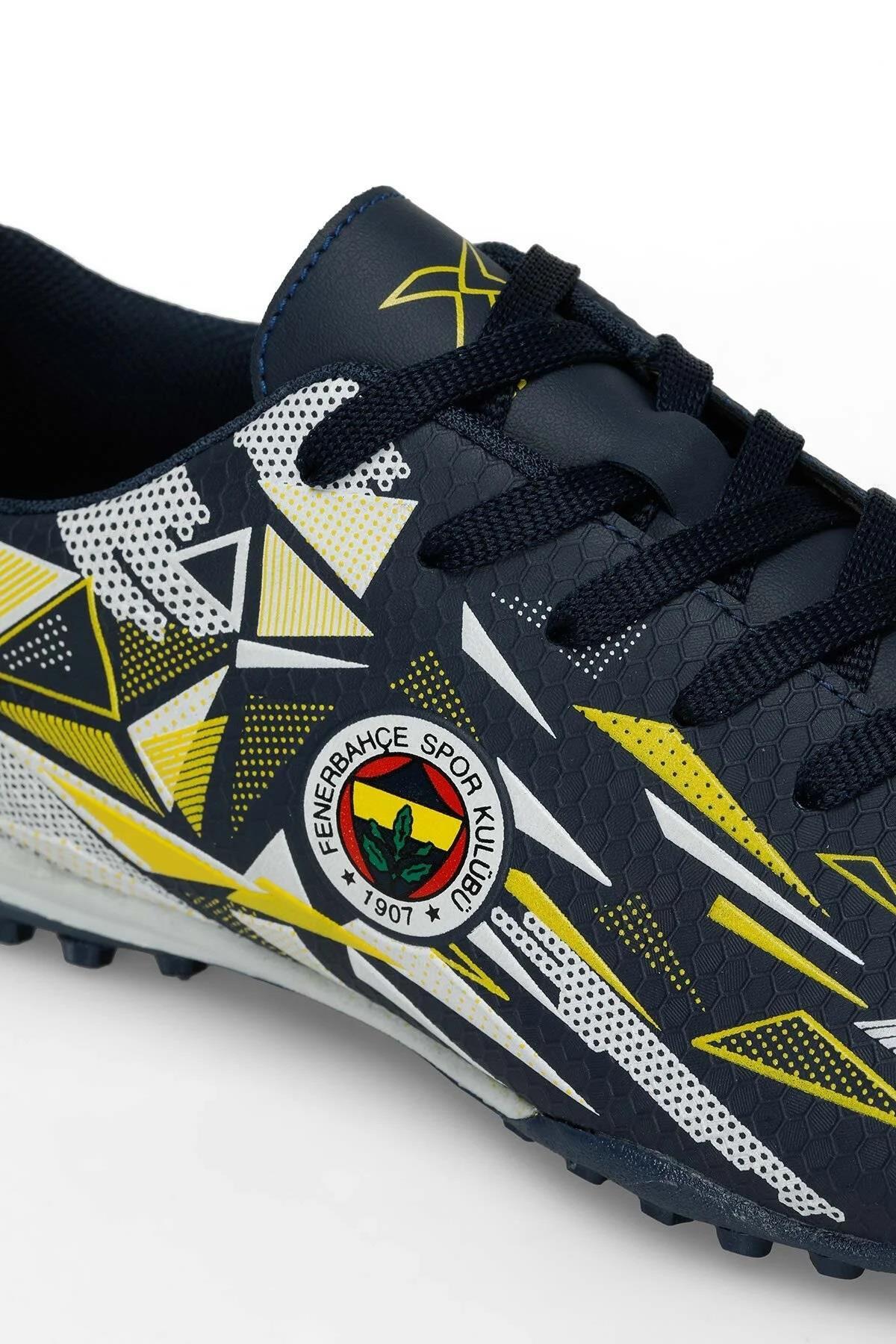 ESTES FB F 4 PR Erkek Çocuk Halı Saha Ayakkabısı / Beden : 39 / Cinsiyet : Erkek