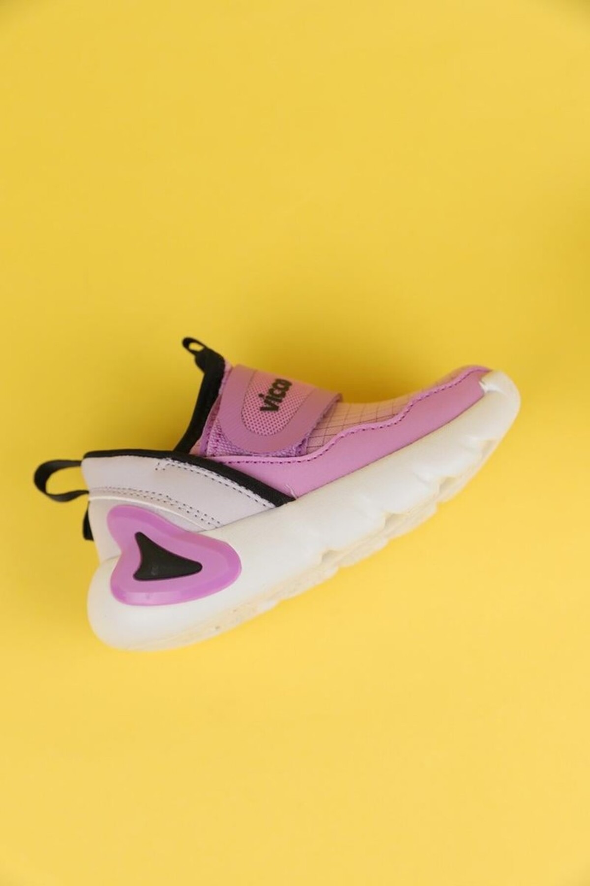 22-30 Numara Kız Çocuk Lila Renk Vicco Tess Spor Ayakkabı / Beden : 28 / Cinsiyet : Kadın / Kız