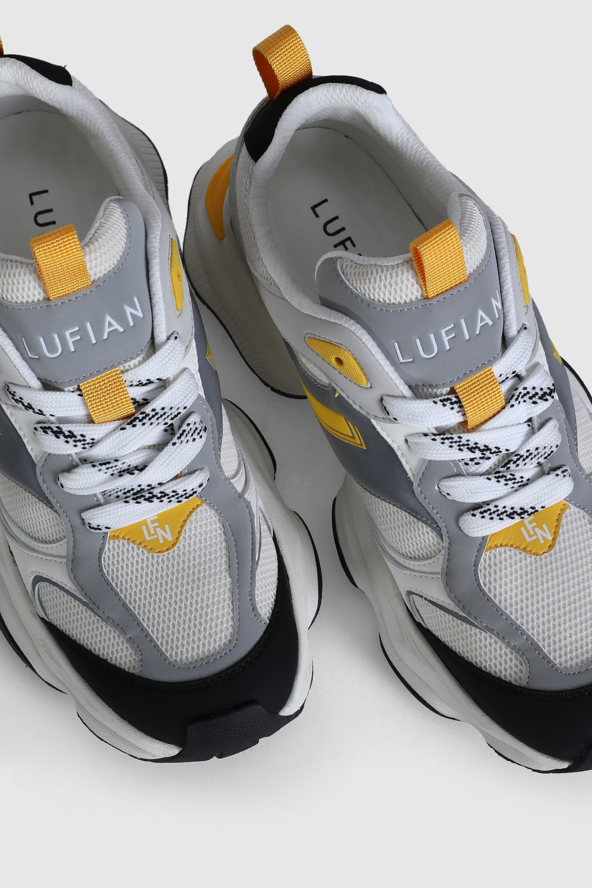 LUFİAN ROX / Beden : 43 / Cinsiyet : Erkek