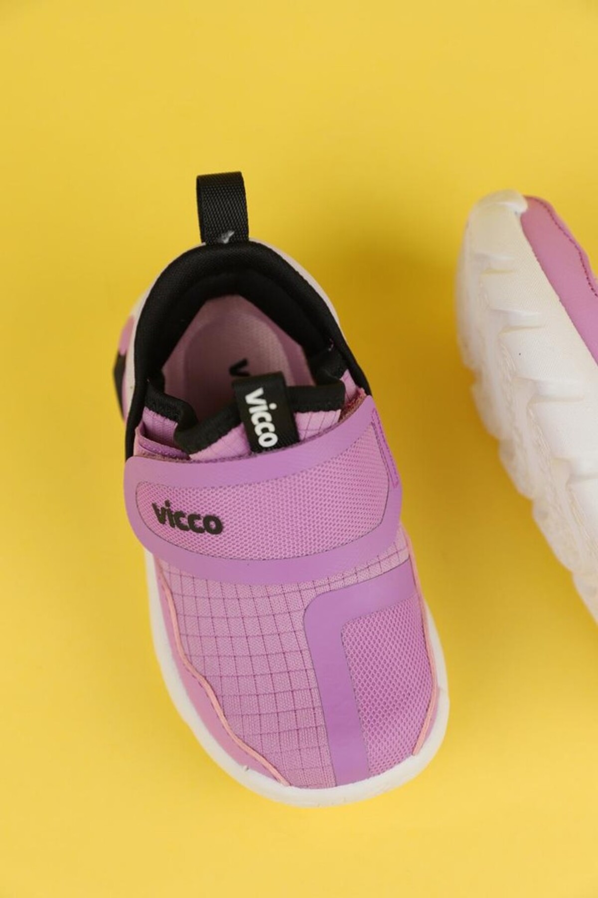 22-30 Numara Kız Çocuk Lila Renk Vicco Tess Spor Ayakkabı / Beden : 30 / Cinsiyet : Kadın / Kız