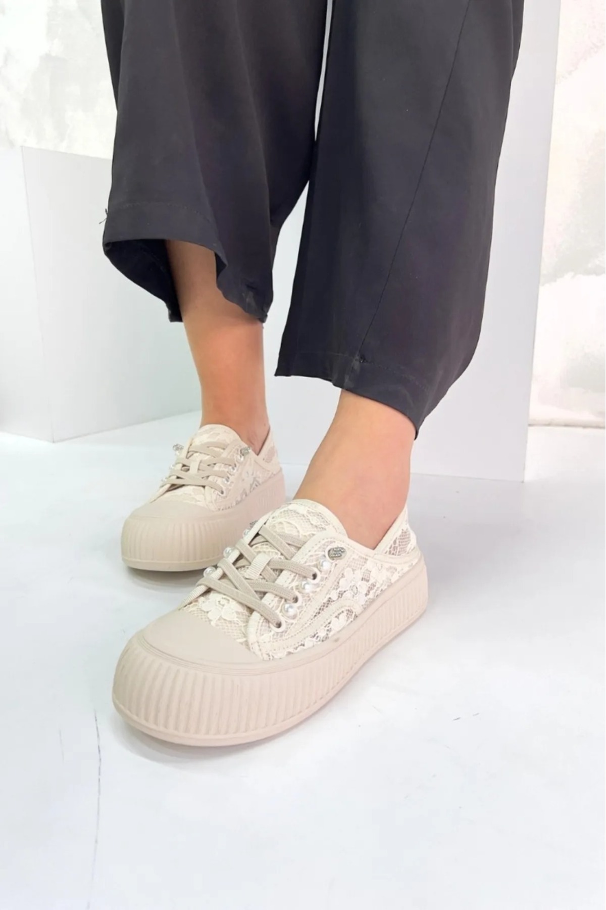 Dantelli Kadın Sneaker / Beden : 39 / Cinsiyet : Kadın / Kız