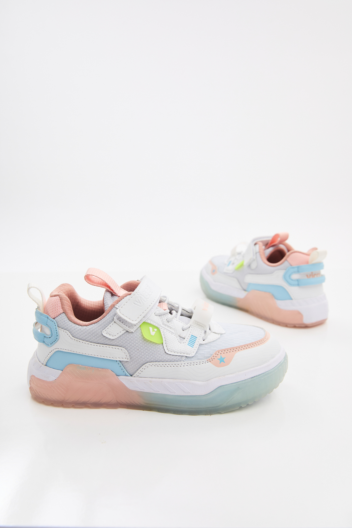 Aidos Hafif Kız Okul Öncesi Pudra Spor Ayakkabı / Beden : 33 / Cinsiyet : Kadın / Kız