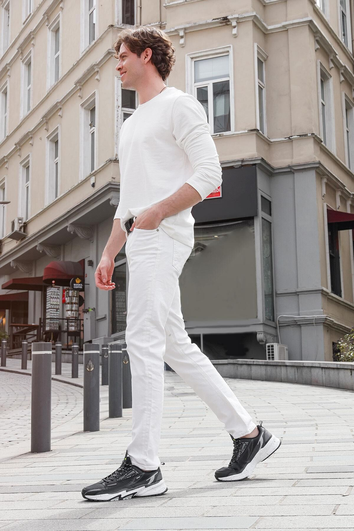 29726 Erkek Spor Ayakkabı Siyah Beyaz / Beden : 44 / Cinsiyet : Erkek