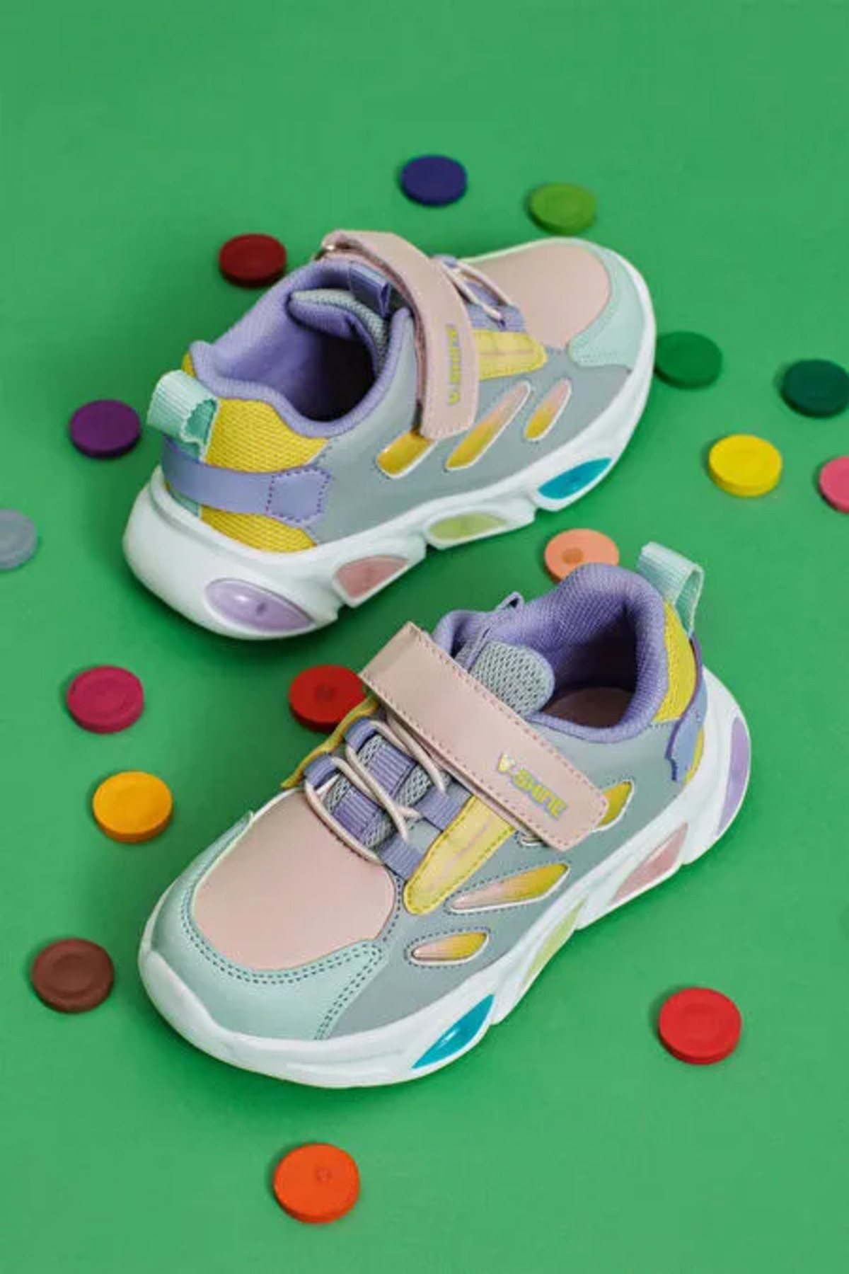 Lamb Işıklı Ortopedik Çocuk Spor Ayakkabı PUDRA / Beden : 25 / Cinsiyet : Unisex