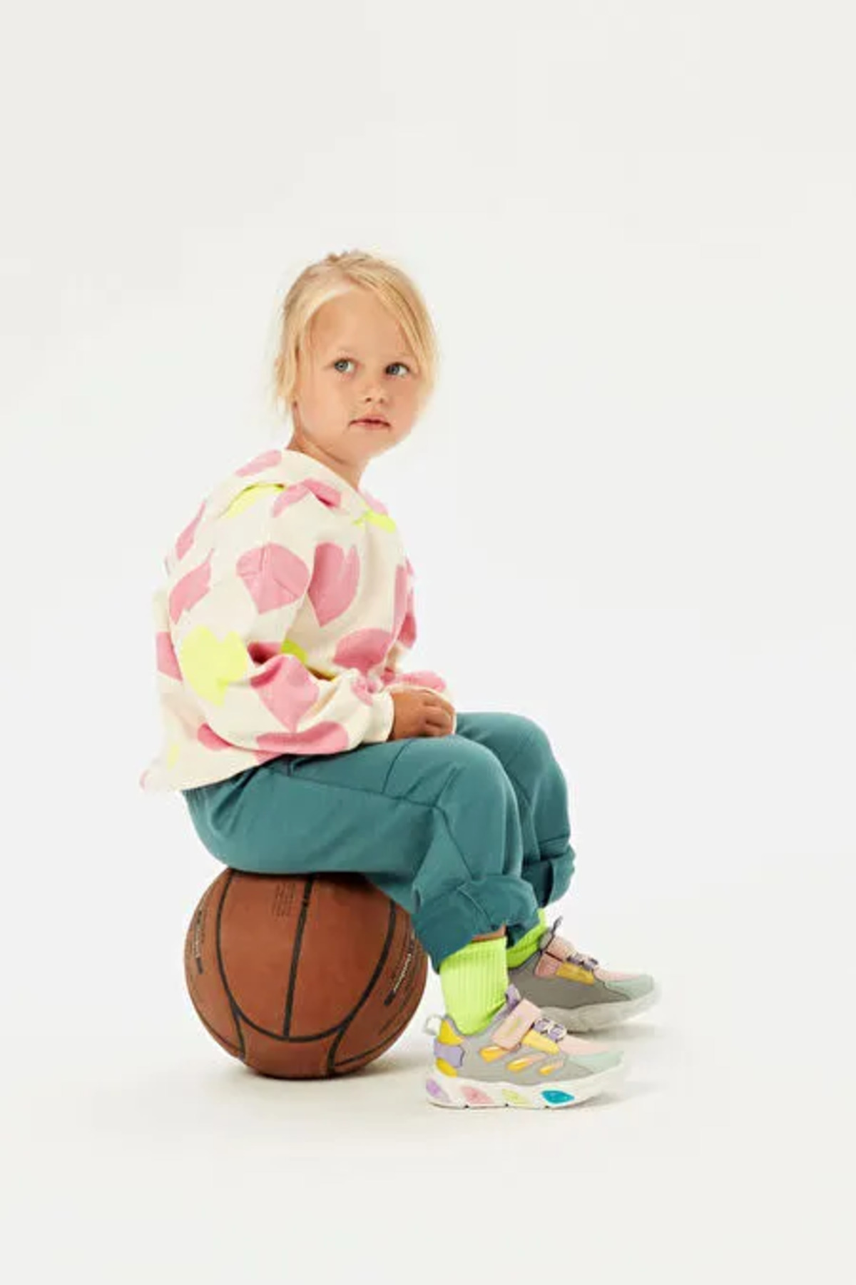 Lamb Işıklı Ortopedik Çocuk Spor Ayakkabı PUDRA / Beden : 25 / Cinsiyet : Unisex