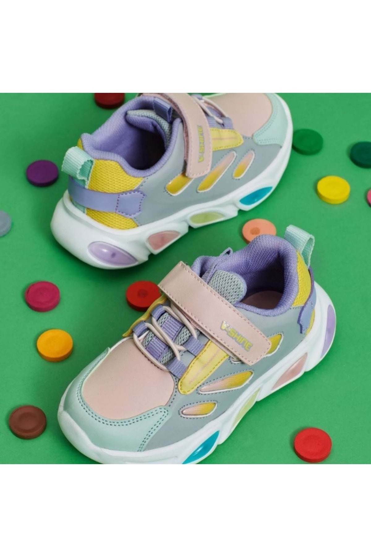 Lamb Işıklı Ortopedik Çocuk Spor Ayakkabı PUDRA / Beden : 24 / Cinsiyet : Unisex