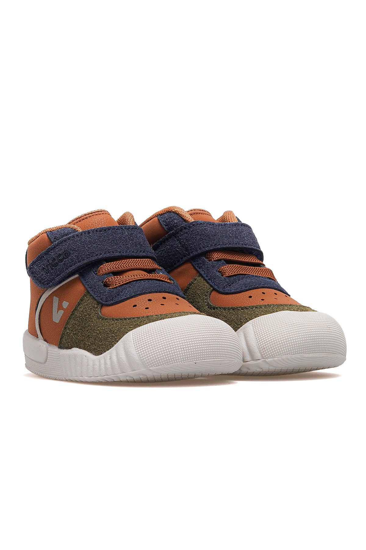 Soli Iı Erkek Çocuk Hafif Taban Günlük Bot 25k 946.402 Be Kahve / Beden : 24 / Cinsiyet : Erkek