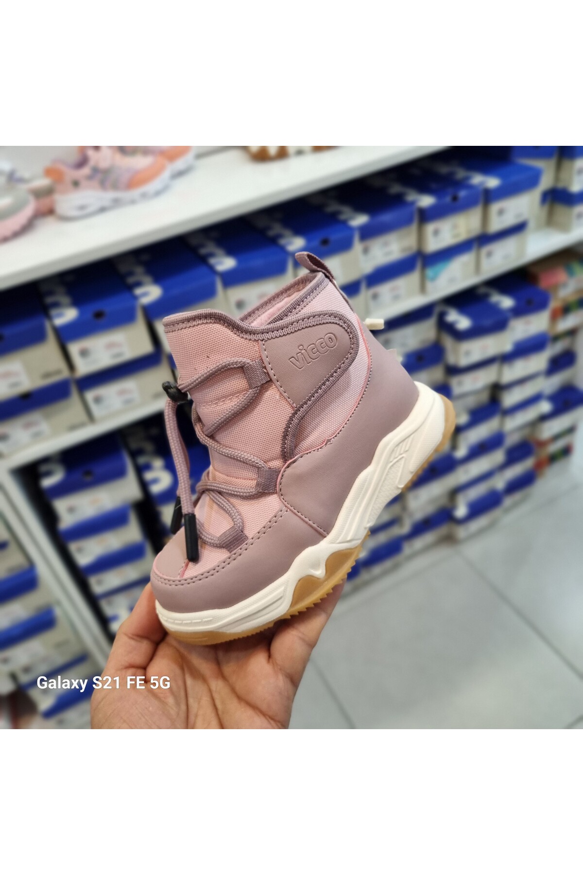 BULL KIZ ÇOCUK PUDRA İÇİ YÜNLÜ BOT / Beden : 30 / Cinsiyet : Erkek