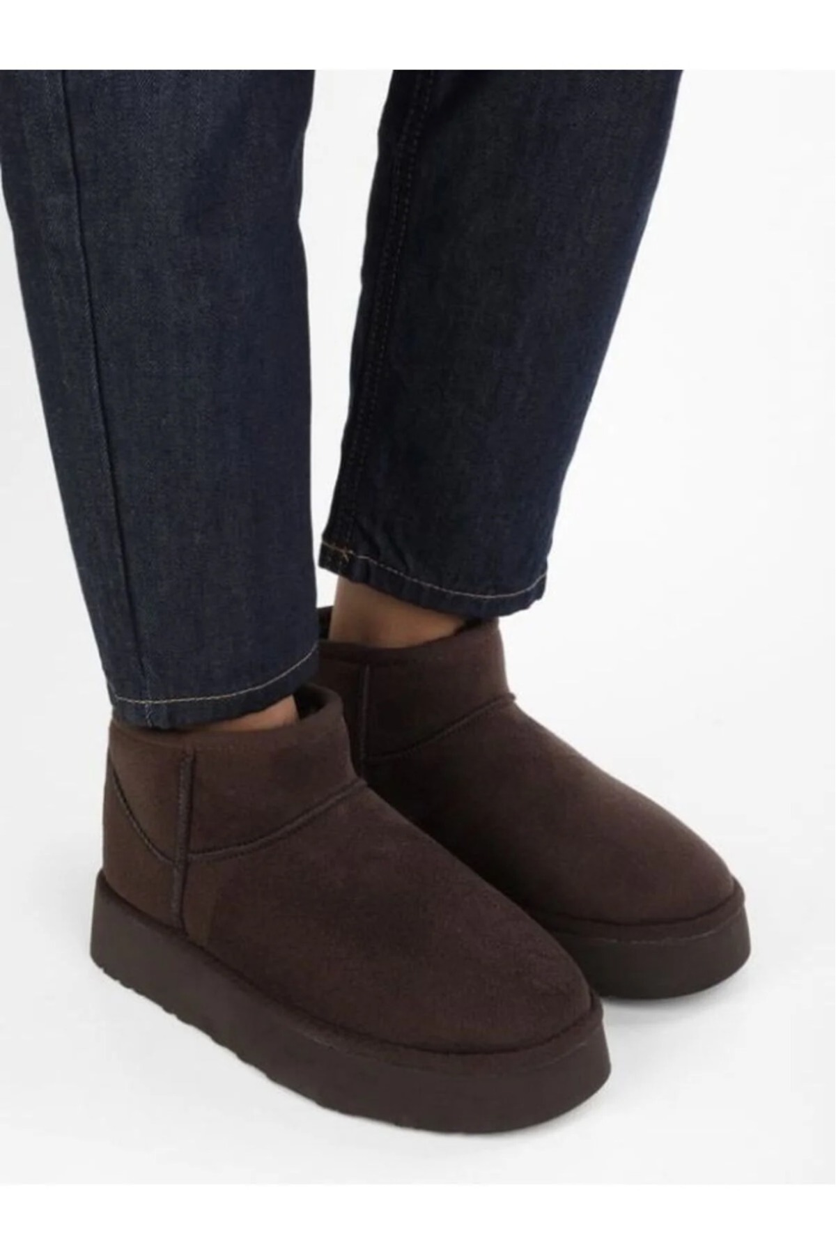 Kadın İçi Kürklü Kaymaz (3 Cm Yükseklikte) Tabanlı Bilekten (3 cm Yükseklikte) Mini Uggy Bot / Beden : 36 / Cinsiyet : Kadın / Kız