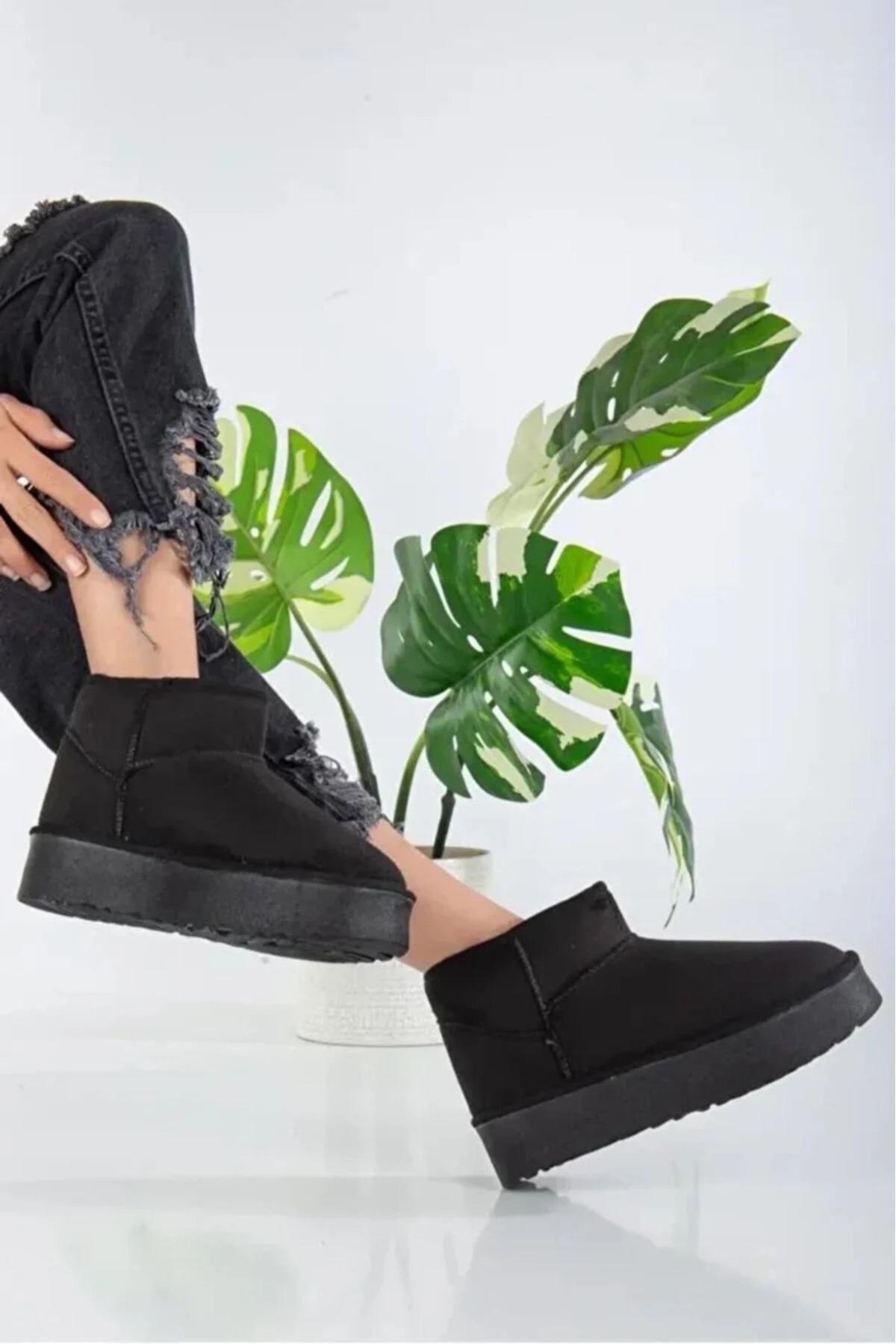 Bilekten (3 cm Yükseklikte) İçi Kürklü Kaymaz (3 Cm Yükseklikte) Tabanlı Kadın Kısa Uggy Bot / Beden : 39 / Cinsiyet : Kadın / Kız