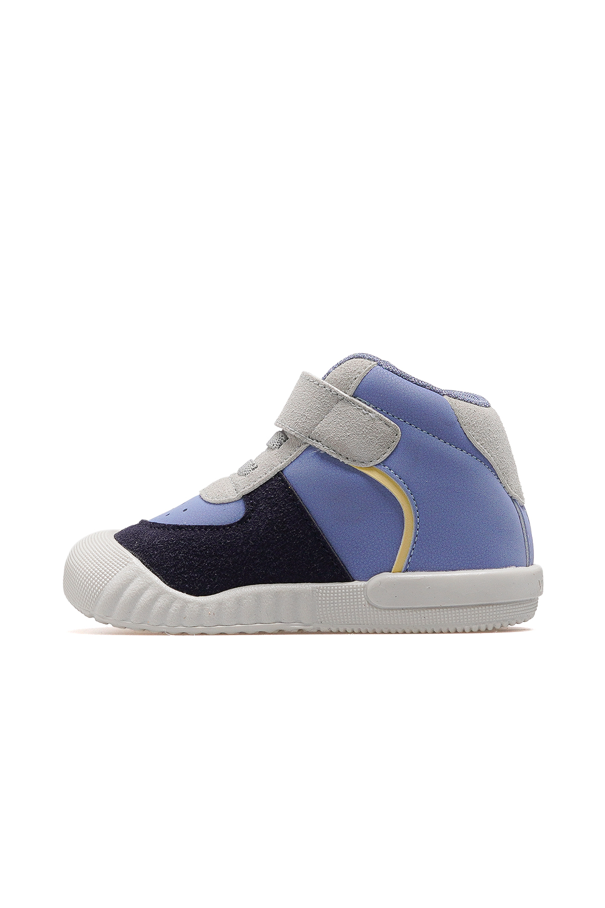 Soli Iı Erkek Çocuk Hafif Taban Günlük Bot 25k 946.402 Be Kot / Beden : 25 / Cinsiyet : Erkek