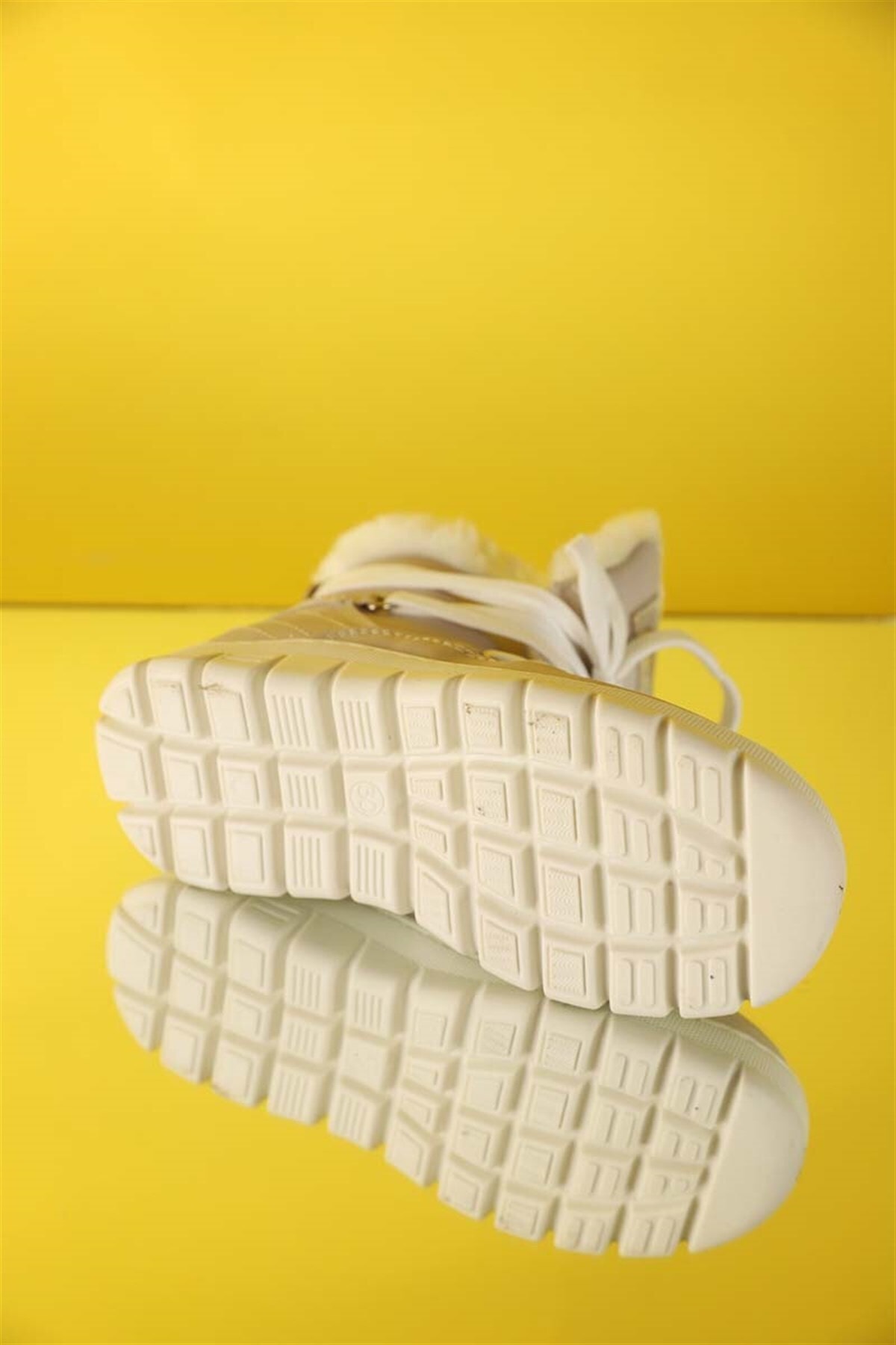 22-30 Numara Kız Kappa Bej Bot / Beden : 30 / Cinsiyet : Kadın / Kız